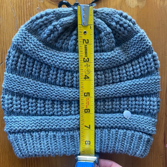 NWT Modena Grey Beanie - Picture 6 of 8